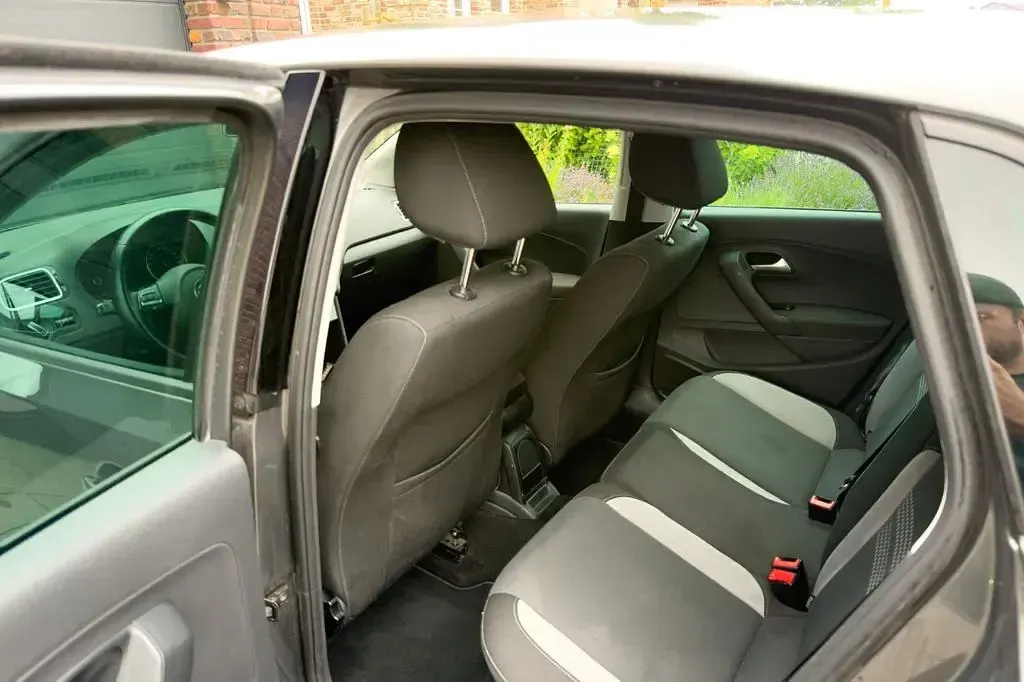 Gebraucht VW Polo Comfortline 90 PS (66 kW) 2014 Grau Limousine