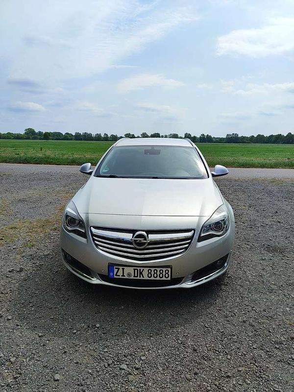 Grau Gebraucht 2013 Opel Insignia Business Kombi | 10.200 € (Teuer) - Bild 1/4