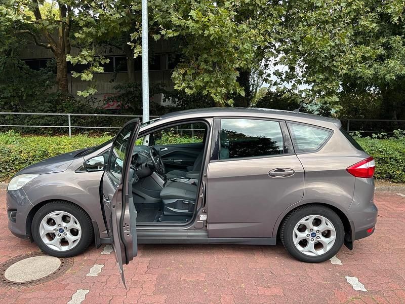Braun Gebraucht 2014 Ford C-MAX Van / Kleinbus | 8.750 € (Etwas zu teuer) - Bild 1/4