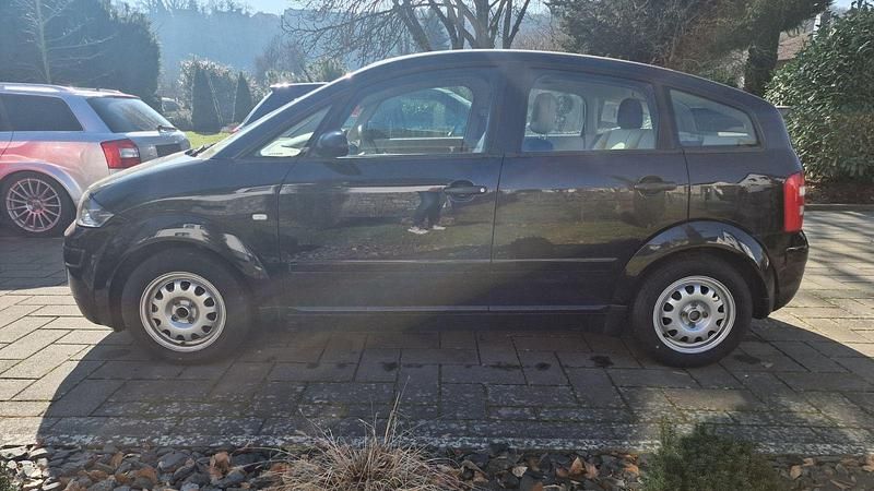 Second-hand Audi A2 61 CP (44 kW) 2002 Negru Hatchback
