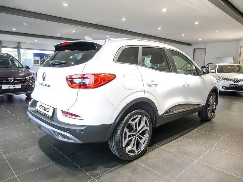 Gebraucht Renault Kadjar Intens 158 PS (116 kW) 2022 Weiß SUV