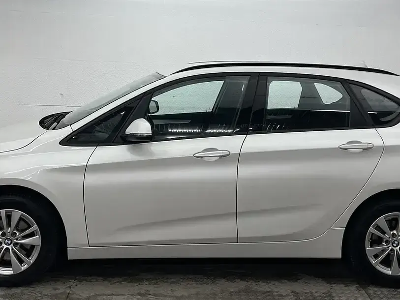 Gebraucht BMW 218 Active Tourer 391 PS (287 kW) 2017 Weiss Van / Kleinbus