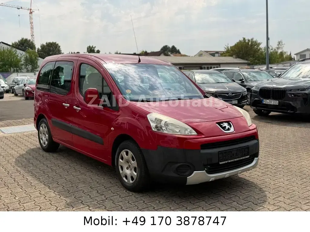 Gebraucht Peugeot Partner Tepee Tendance 90 PS (66 kW) 2010 Rot Van / Kleinbus