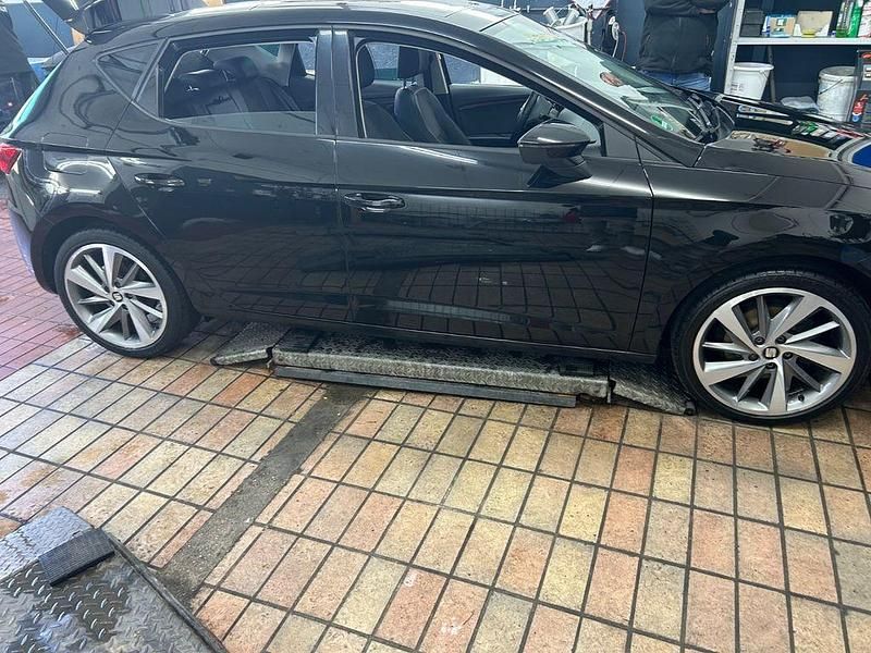 Gebraucht Seat Leon FR 150 PS (110 kW) 2016 Schwarz Limousine