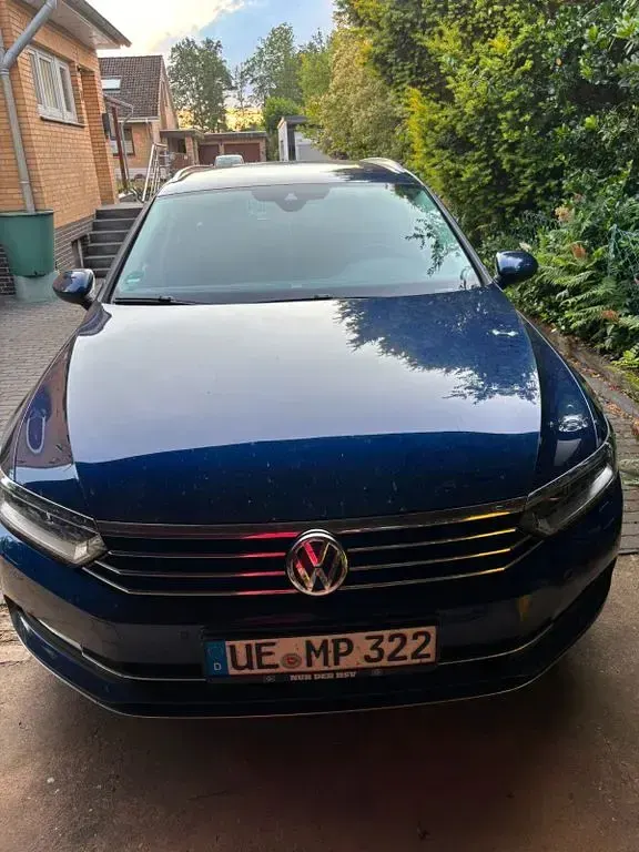 Gebraucht VW Passat Highline 150 PS (110 kW) 2019 Blau Kombi