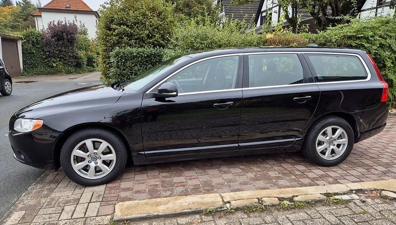 Gebraucht Volvo V70 136 PS (100 kW) 2013 Schwarz Kombi