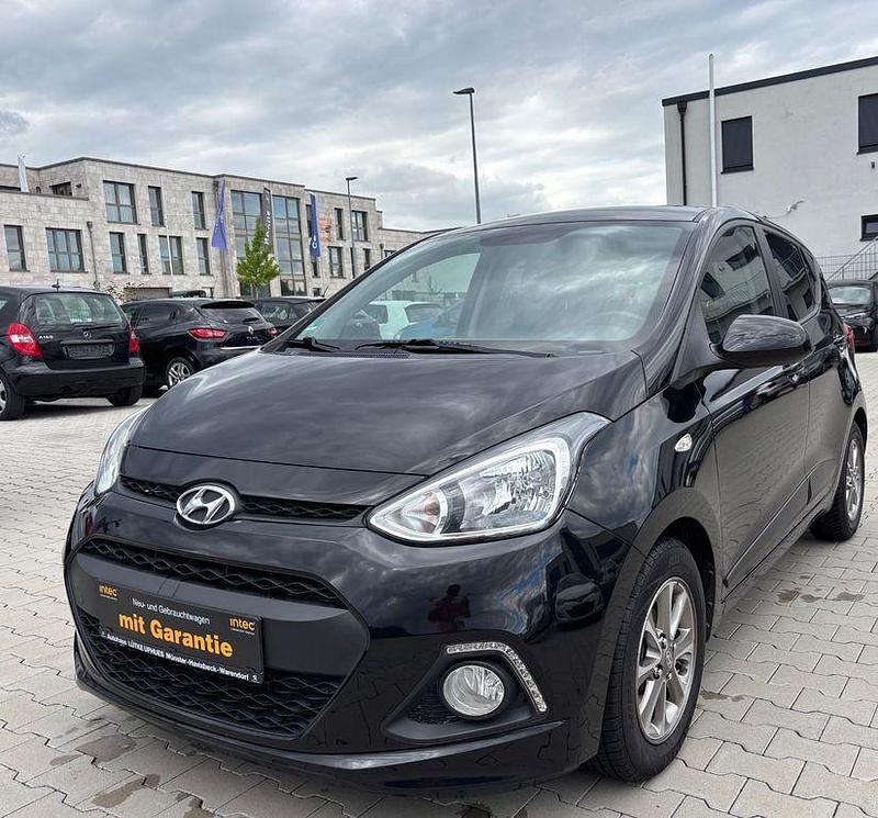 Schwarz Gebraucht 2016 Hyundai i10 Passion Kleinwagen | 7.990 € (Fairer Preis) - Bild 1/4