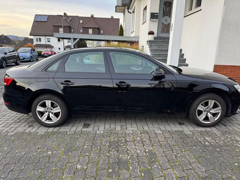 Gebraucht Audi A4 150 PS (110 kW) 2018 Schwarz Limousine