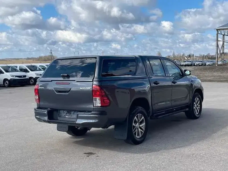 Gebraucht Toyota HiLux 150 PS (110 kW) 2021 Grau Pickup