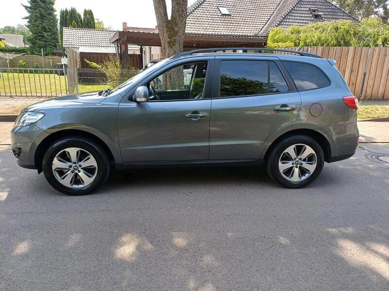 Grau Gebraucht 2012 Hyundai Santa Fe SUV | 8.500 € (Fairer Preis) - Bild 1/4