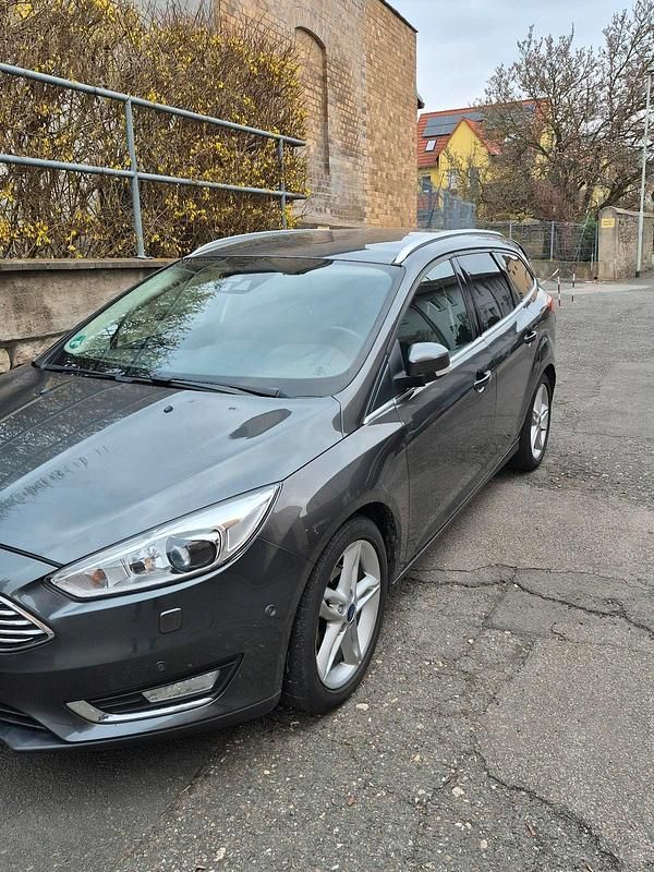 Gebraucht Ford Focus 116 PS (85 kW) 2015 Grau Kombi