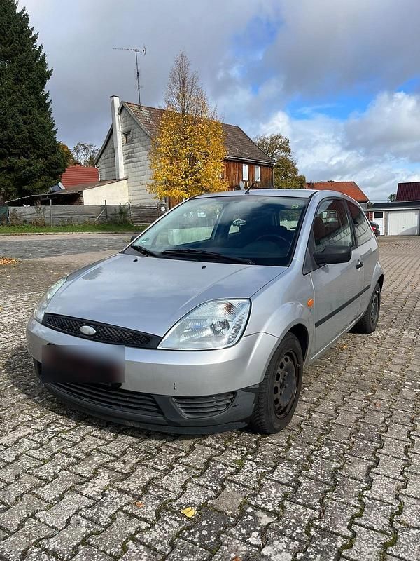 Silber Gebraucht 2004 Ford Fiesta Kleinwagen | 300 € (Superpreis) - Bild 1/4