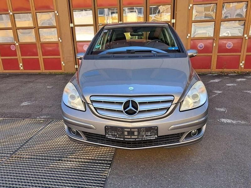 Kometgrau metalliclack Gebraucht 2007 Mercedes B150 Van / Kleinbus | 450 € (Superpreis) - Bild 1/4