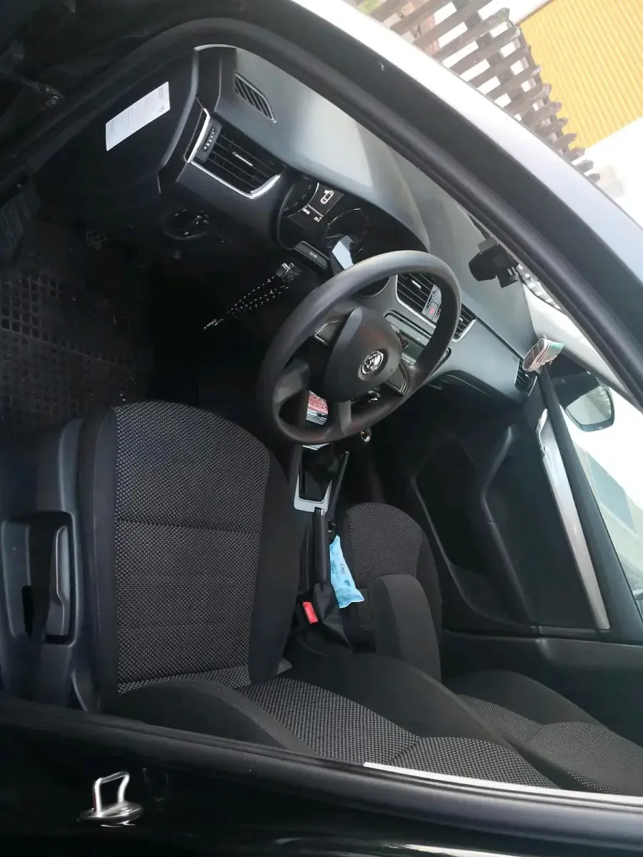Używany Skoda Octavia 105 KM (77 kW) 2013 Czarny Kombi
