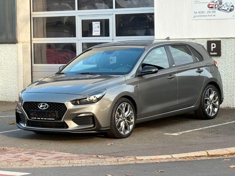 Grau Gebraucht 2020 Hyundai i30 N Line Limousine | 18.990 € (Fairer Preis) - Bild 1/4