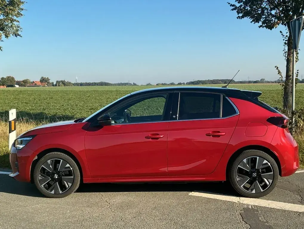 Gebraucht Opel Corsa-e Ultimate 100 kW (136 PS) 2022 Rot Kleinwagen