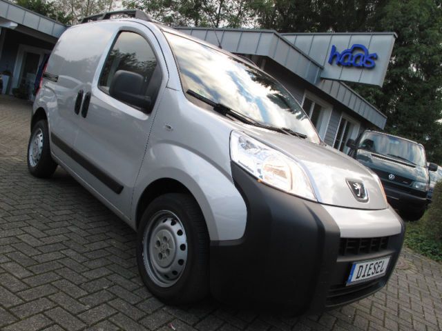 Gebraucht Peugeot Bipper S 75 PS (55 kW) 2011 Silber metallic Van / Kleinbus