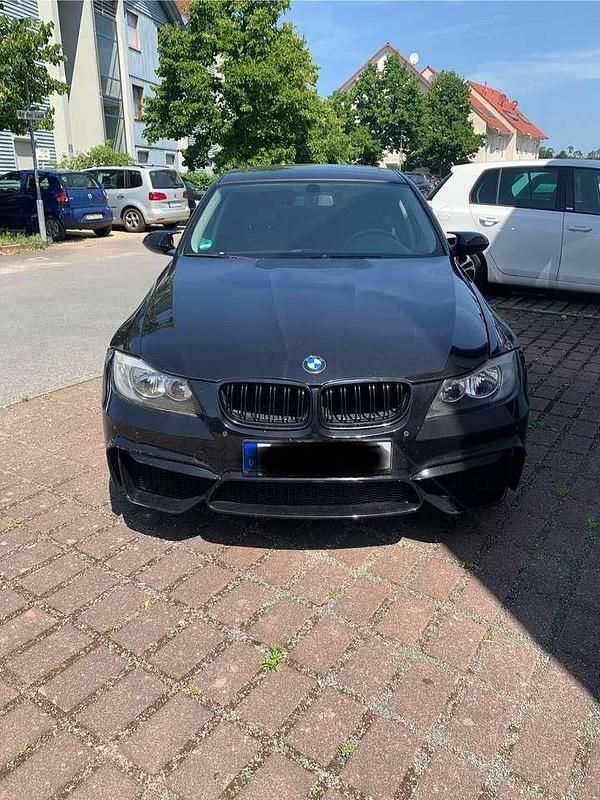 Schwarz Gebraucht 2006 BMW 318 Limousine | 2.500 € (Fairer Preis) - Bild 1/4