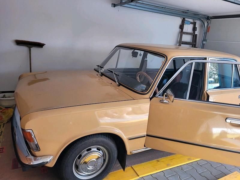 Beige Gebraucht 1977 Fiat 124 Limousine | 8.999 € - Bild 1/4