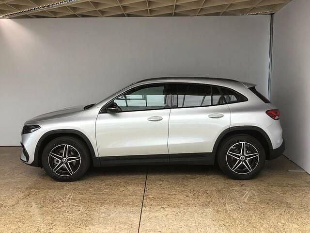 Gebraucht Mercedes EQA300 Advanced 167 kW (228 PS) 2024 Iridiumsilber (metallic) SUV