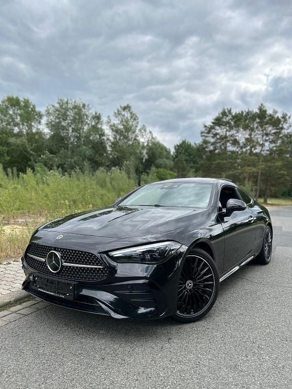 Schwarz Gebraucht 2024 Mercedes CLE200 AMG Line Premium Plus | 50.500 € - Bild 1/4