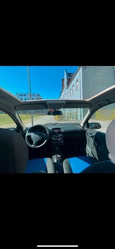 Gebraucht Opel Corsa 90 PS (66 kW) 2000 Schwarz Kleinwagen