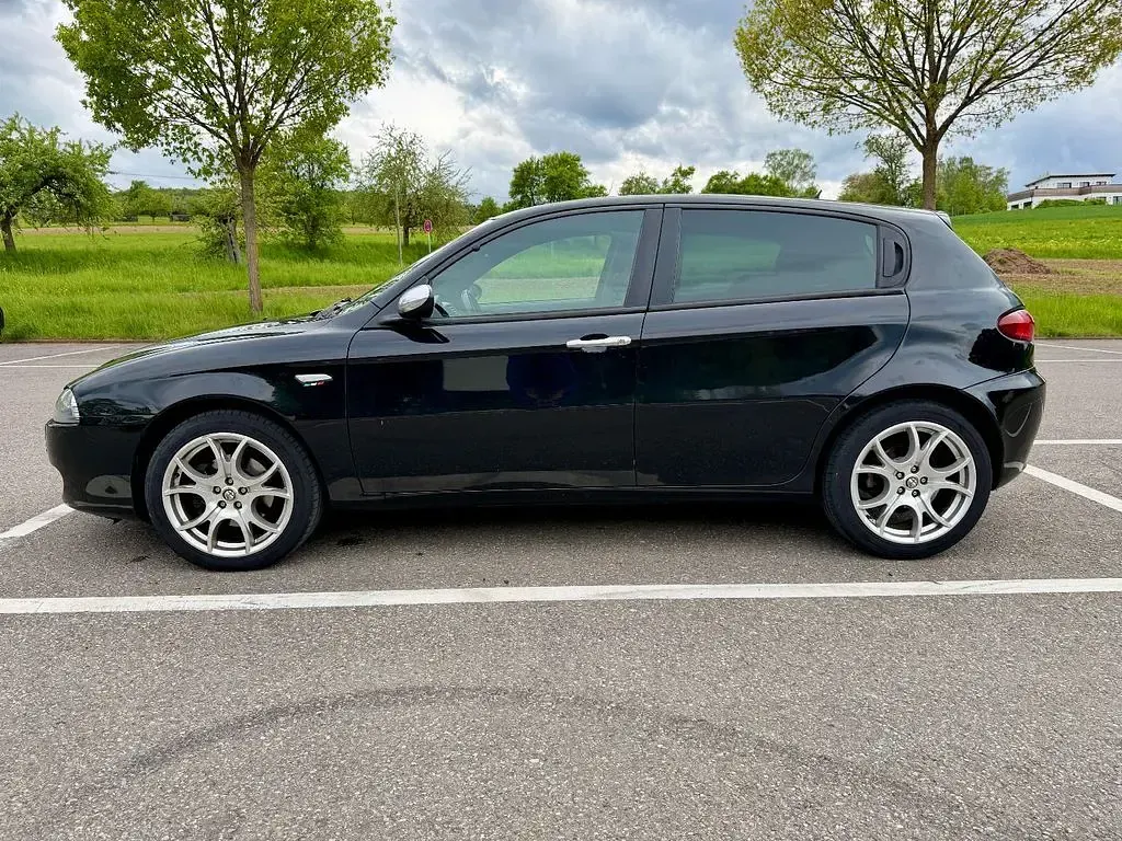 Gebraucht Alfa Romeo 147 Ti 120 PS (88 kW) 2009 Schwarz Kleinwagen