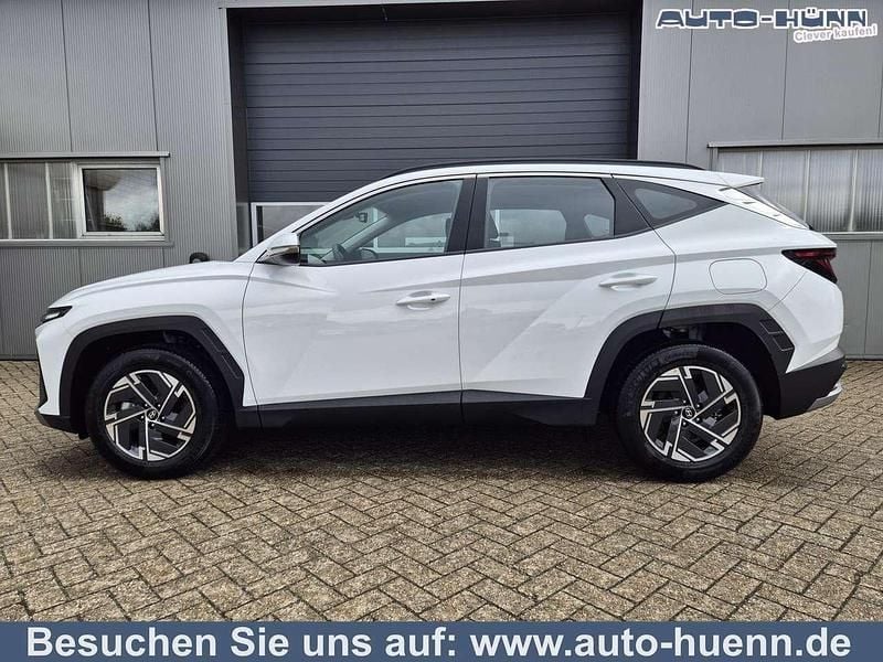 Atlas white Neu 2025 Hyundai Tucson SUV | 27.490 € (Superpreis) - Bild 1/4