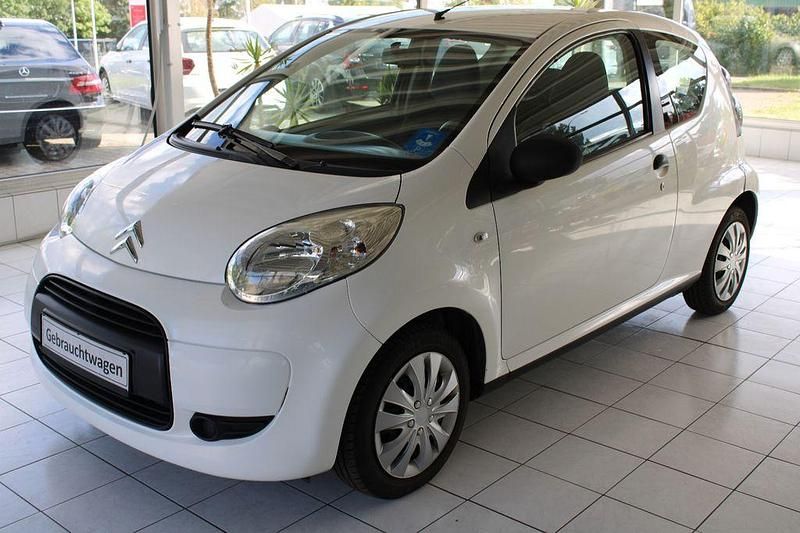 Weiß Gebraucht 2011 Citroën C1 Advance Kleinwagen | 2.800 € (Fairer Preis) - Bild 1/4