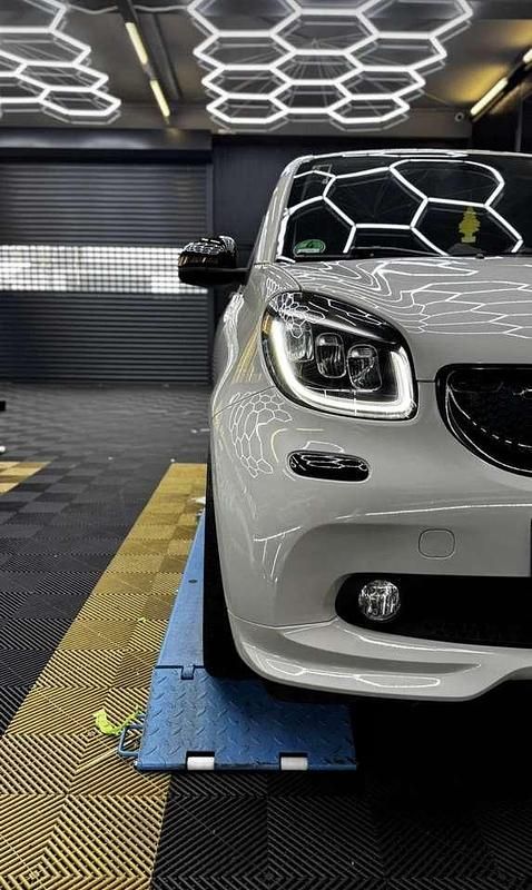 Grau Gebraucht 2019 Smart ForTwo Cabrio Brabus Cabrio | 27.000 € (Teuer) - Bild 1/4