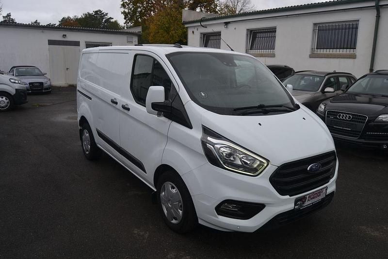 Gebraucht Ford Transit Custom Trend 131 PS (96 kW) 2019 Frostweiß Van / Kleinbus