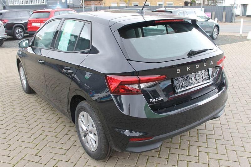 Neu Skoda Fabia 116 PS (85 kW) 2025 Schwarz Limousine