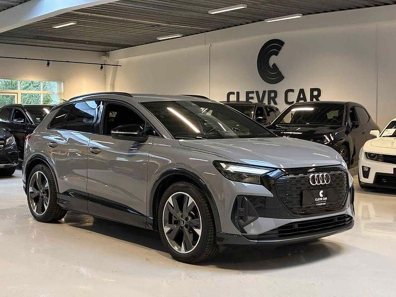 Grau Gebraucht 2022 Audi Q4 e-tron S-Line SUV | 35.679 € (Etwas zu teuer) - Bild 1/4