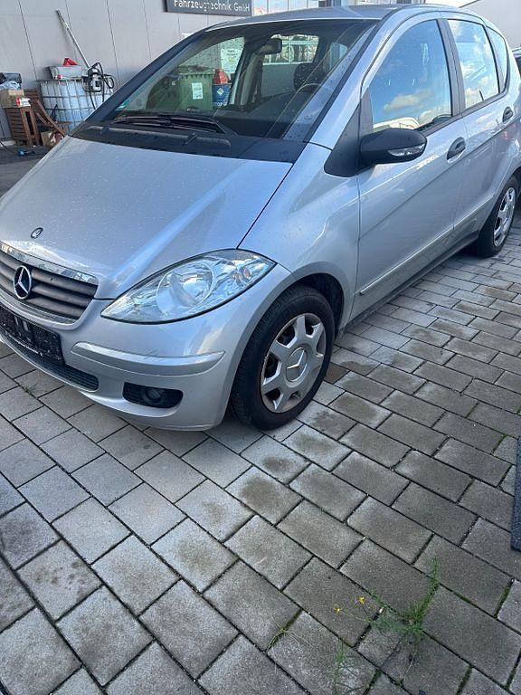 Silber Gebraucht 2005 Mercedes A170 Avantgarde Van / Kleinbus | 1.300 € (Fairer Preis) - Bild 1/4
