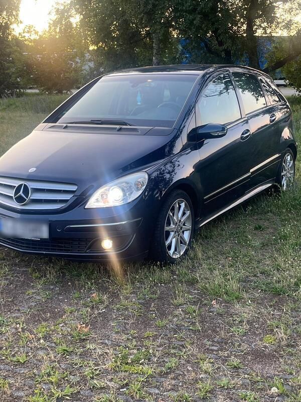 Blau Gebraucht 2005 Mercedes B200 Van / Kleinbus | 3.599 € (Fairer Preis) - Bild 1/4