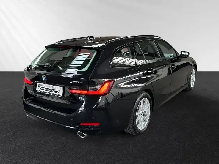 Gebraucht BMW 320 Comfort Edition 190 PS (139 kW) 2025 Saphirschwarz Kombi