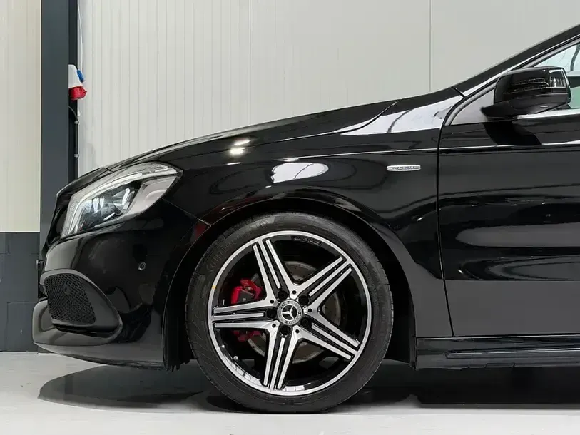 Gebraucht Mercedes A250 AMG line 218 PS (160 kW) 2017 Kosmosschwarz  metalliclack Limousine