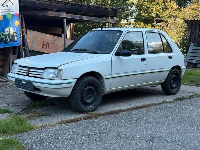 Weiß Gebraucht 1992 Peugeot 205 Kleinwagen | 500 € - Bild 1/4