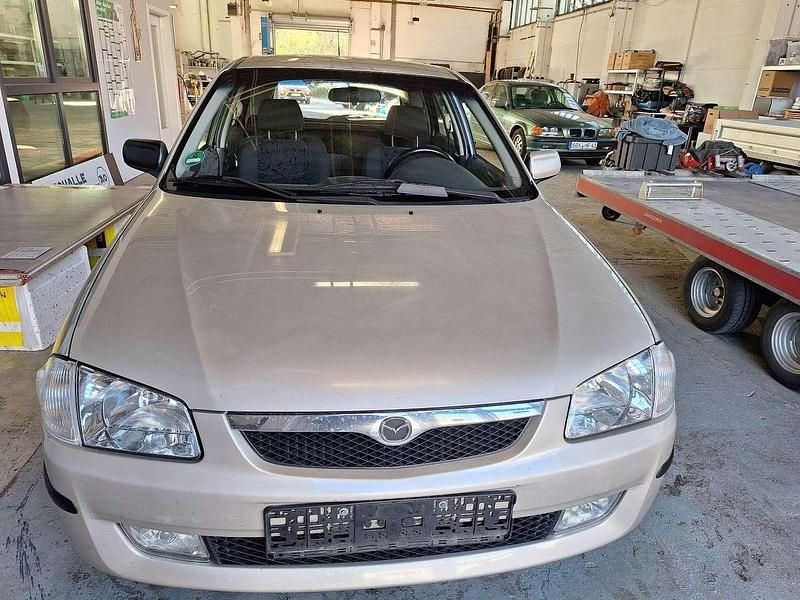 Gebraucht Mazda 323 114 PS (83 kW) 2002 Grau Kombi