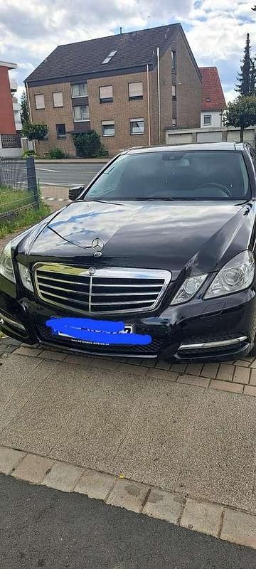 Gebraucht Mercedes 300 204 PS (150 kW) 2010 Schwarz Limousine