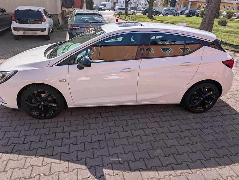 Gebraucht Opel Astra 110 PS (80 kW) 2017 Weiß Kleinwagen