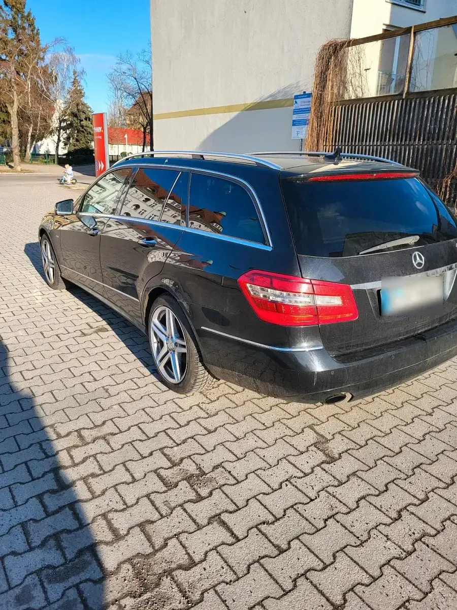 Gebraucht Mercedes E350 231 PS (169 kW) 2010 Schwarz Kombi