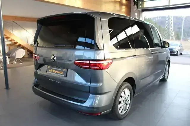 Używany VW Multivan Life 150 KM (110 kW) 2023 Szary Minivan
