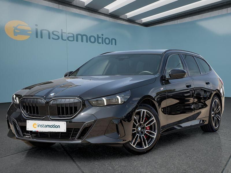 Schwarz Gebraucht 2024 BMW 540 Kombi | 69.099 € - Bild 1/4