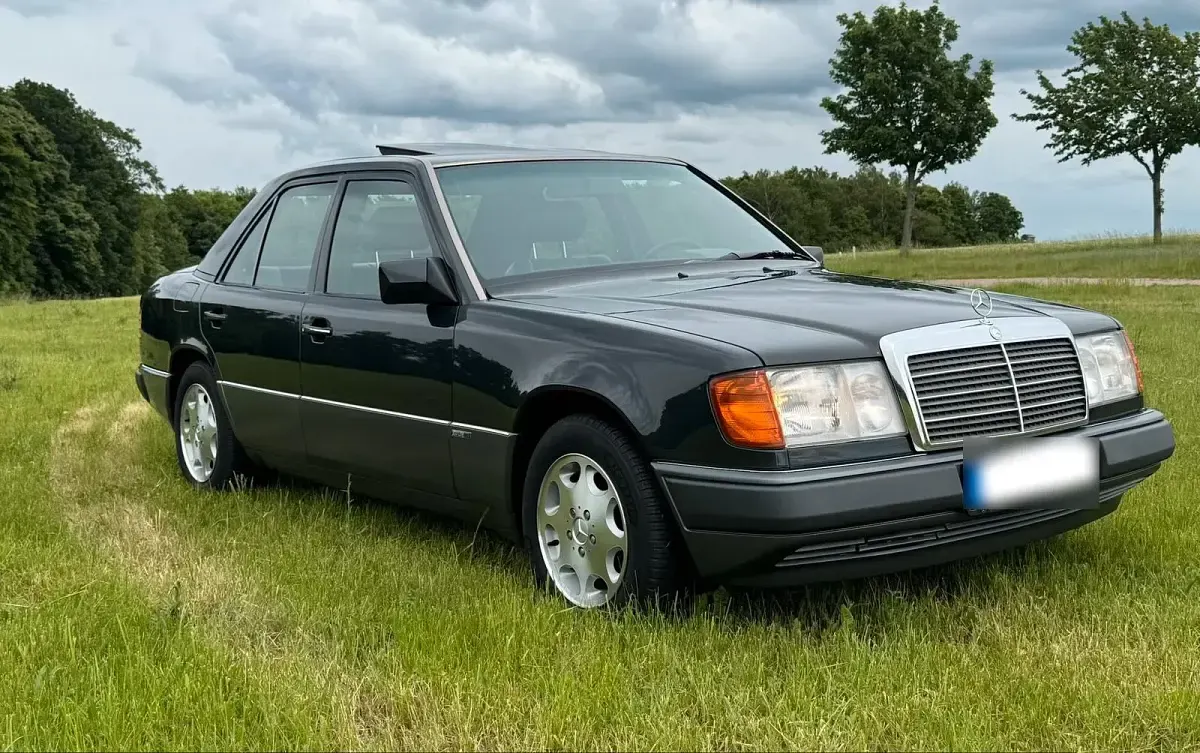 Gebraucht Mercedes E300 Sportline 180 PS (132 kW) 1991 Schwarz Limousine