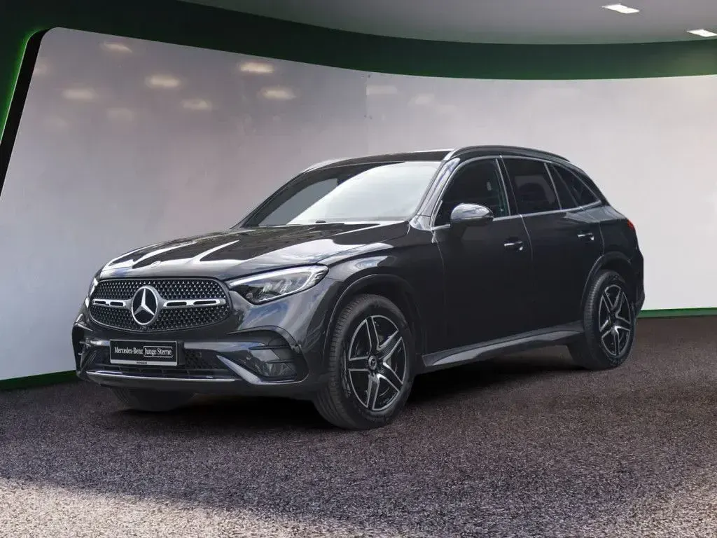 Gebraucht Mercedes GLC200 AMG line 163 PS (119 kW) 2025 Grau / graphitgrau SUV