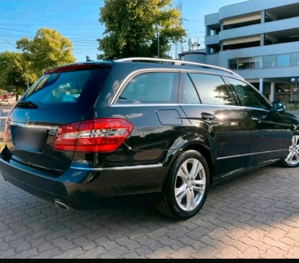 Gebraucht Mercedes E300 Avantgarde 231 PS (169 kW) 2010 Schwarz Kombi