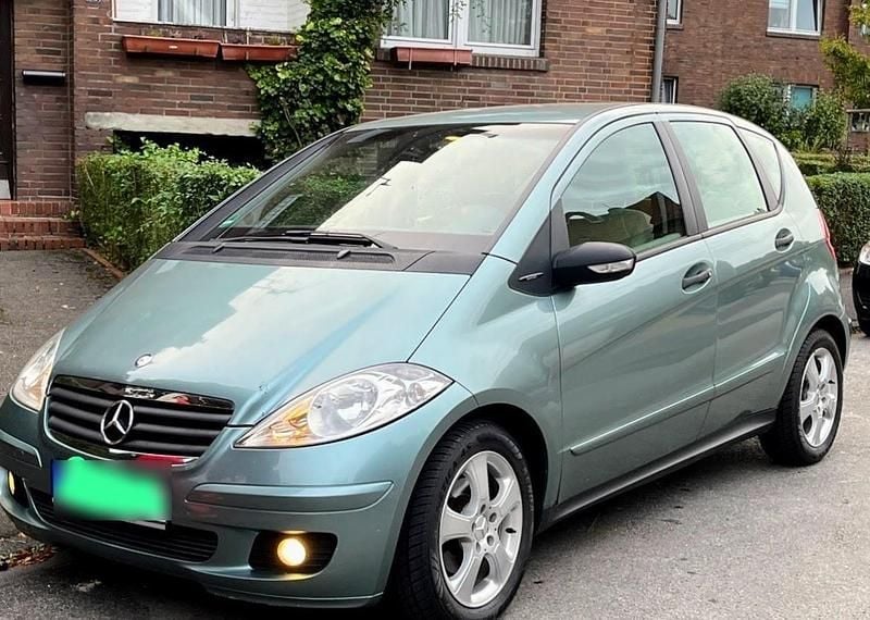 Blau Gebraucht 2005 Mercedes A150 Limousine | 2.500 € - Bild 1/4