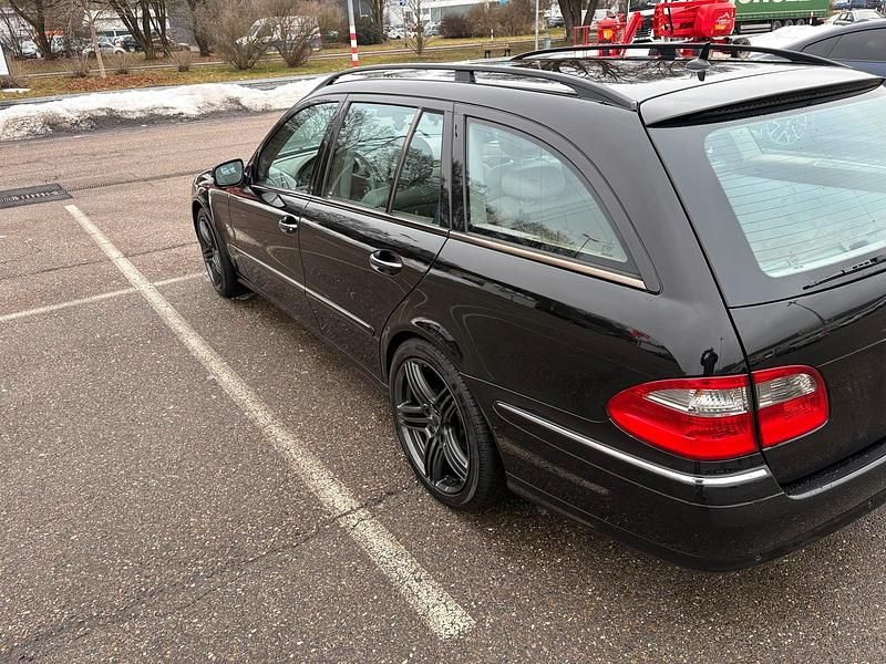 Gebraucht Mercedes E320 Avantgarde 224 PS (164 kW) 2006 Schwarz Kombi