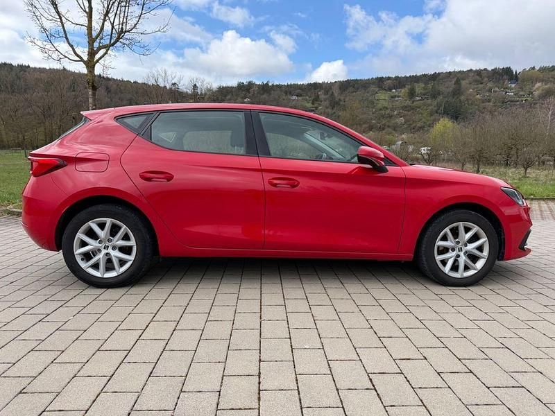 Gebraucht Seat Leon Reference 90 PS (66 kW) 2020 Rot Limousine